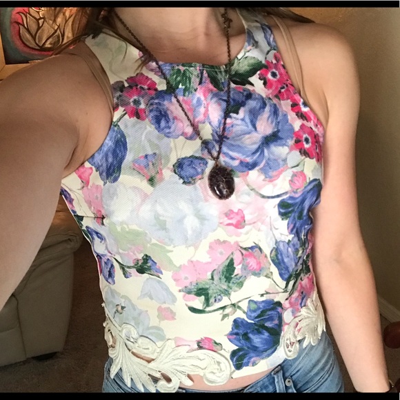 Tops - Floral crop top